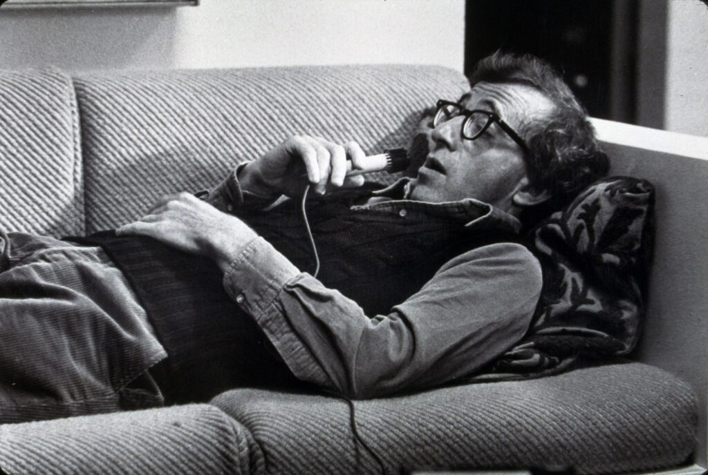Σχετικά με το Τίποτα του Woody Allen. Η αυτοβιογραφία του Γούντι Άλεν κυκλοφορεί από τις εκδόσεις Ψυχογιός. Παρουσίαση και κριτική βιβλίου. 